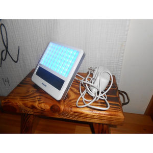 PHILIPS goLITE BLU Energy Light HF3332 Seasonal Affect Disorder Blue Therapy
